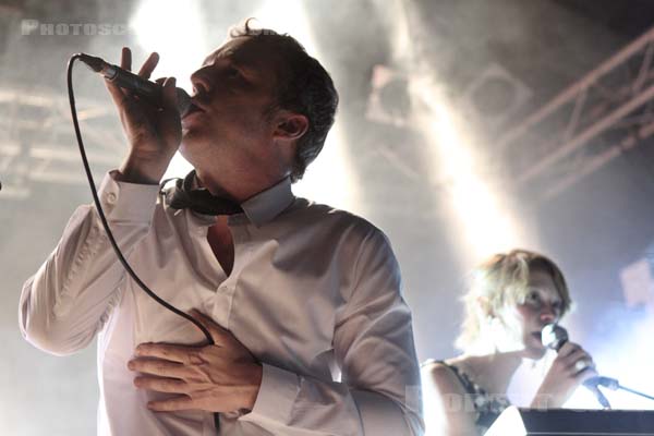 BAXTER DURY - 2011-09-23 - PARIS - Point Ephemere - 